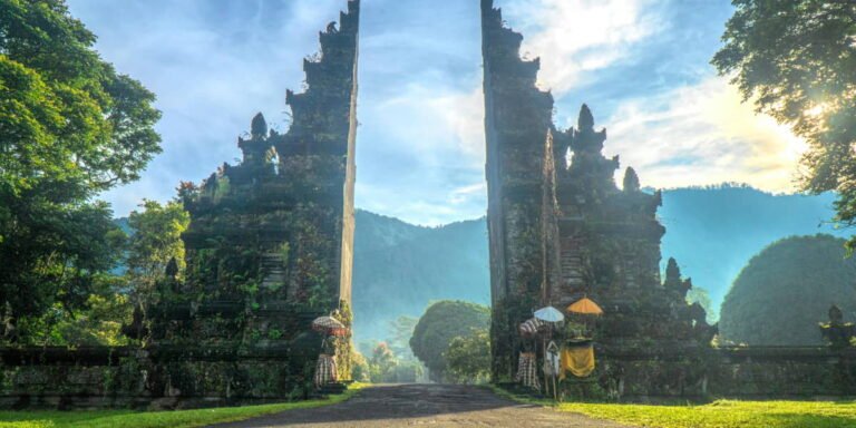 Luxurious hotel in Bali with a stunning ocean view